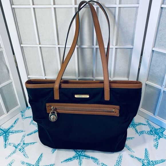 Michael Kors Handbag - Picture 1 of 15